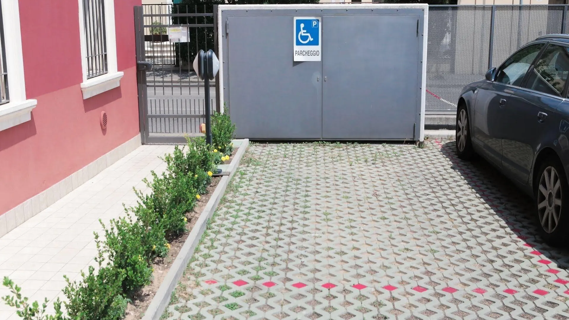 Verona Class ApartHotel Residenze del Cuore 2*,