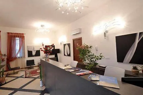 Verona Class Aparthotel 