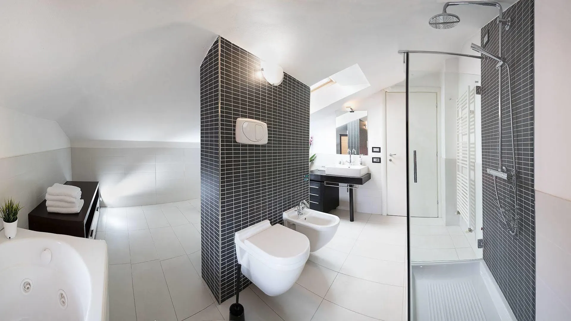 **  Verona Class Aparthotel 