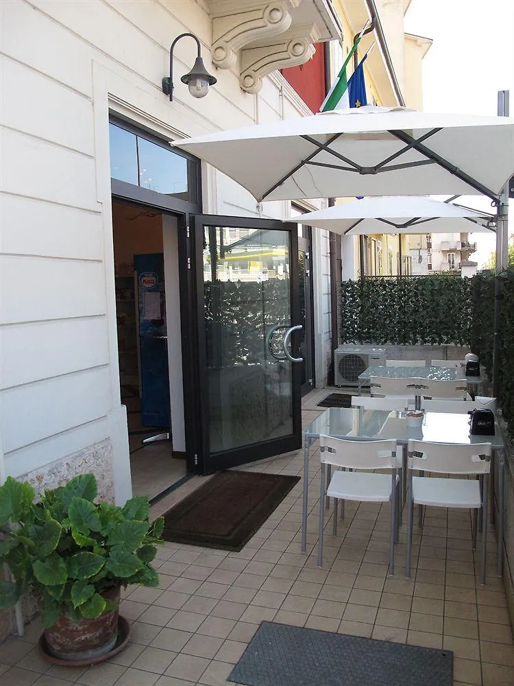 Verona Class Aparthotel 
